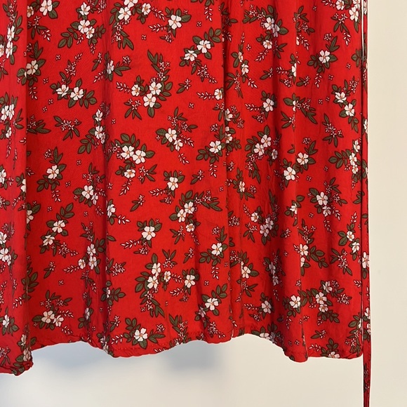 Sabrina Carpenter x Aéropostale red dress 🤍 - Picture 3 of 5